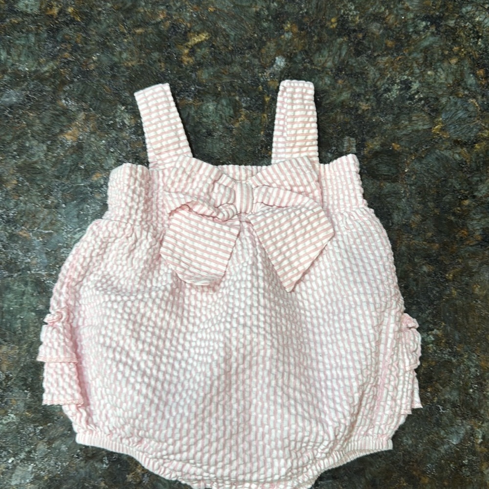 Girls 6 mo Seersucker Onesie